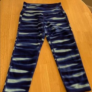 Athleta mid-calf legging